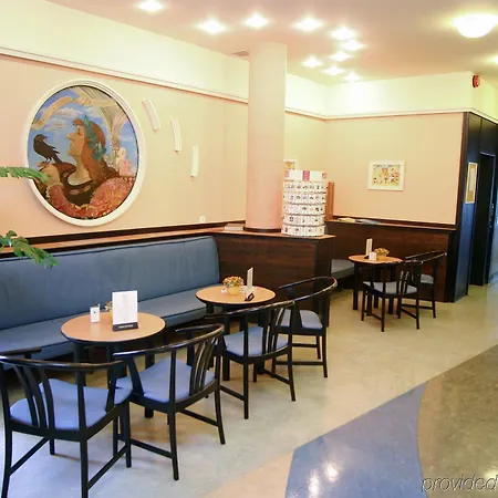 Corvin Corvin Wing Hotel