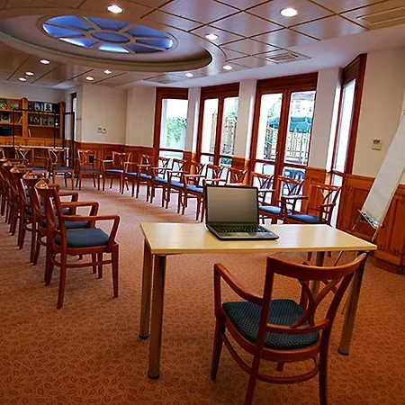 Corvin Corvin Wing Hotel