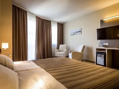 Corvin Corvin Wing Hotel 4*