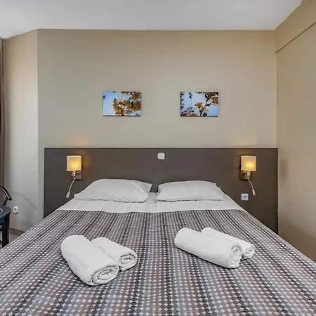 Corvin Corvin Wing 4*