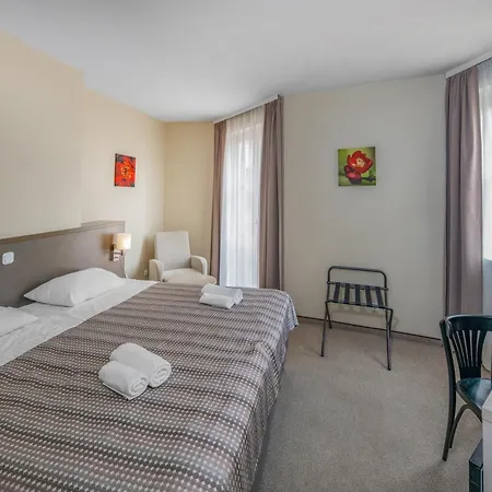 Corvin Corvin Wing Hotel