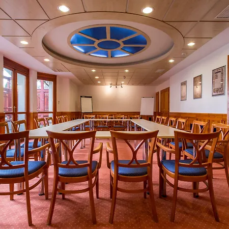 Corvin Corvin Wing 4*