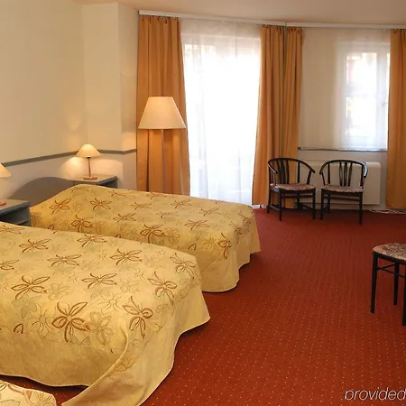 Corvin Corvin Wing 4*