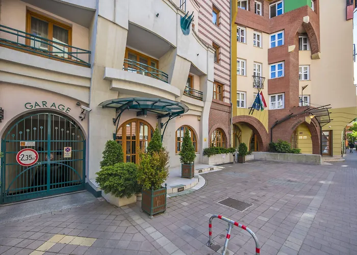 Corvin Corvin Wing Отель Будапешт