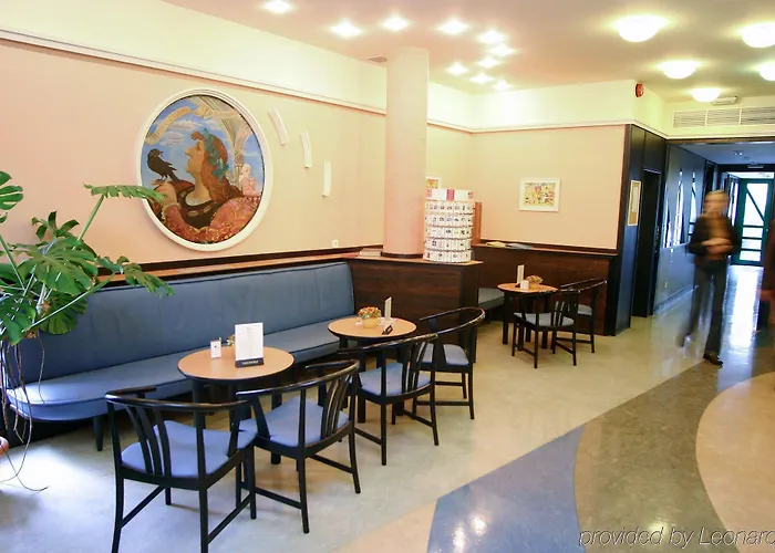 Corvin Corvin Wing מלון