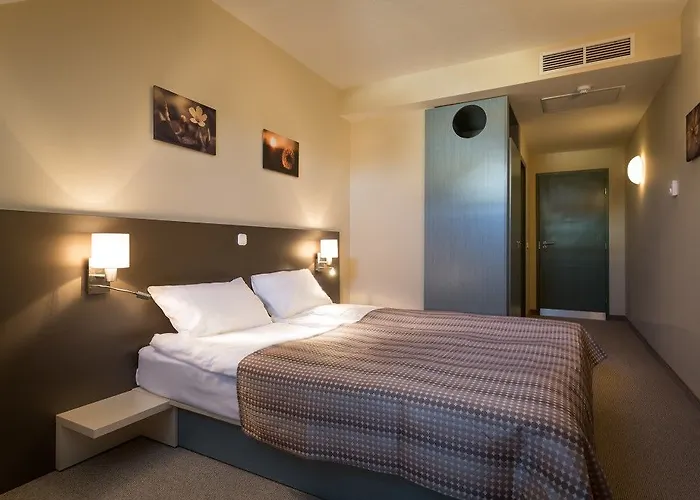 Corvin Corvin Wing 4*